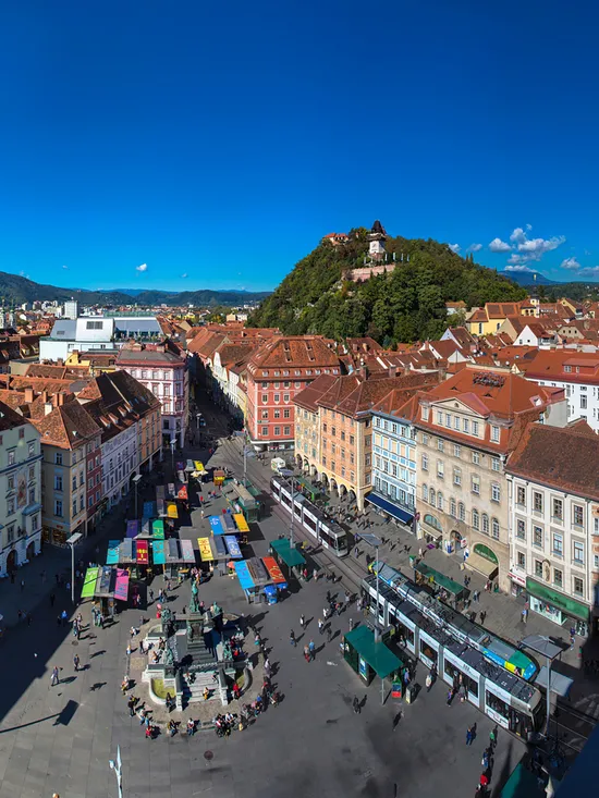 markttreiben-hauptplatz-graz-kultur.jpg